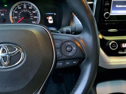 Used 2020 Toyota Corolla SE w/ SE Premium Package FWD image 24