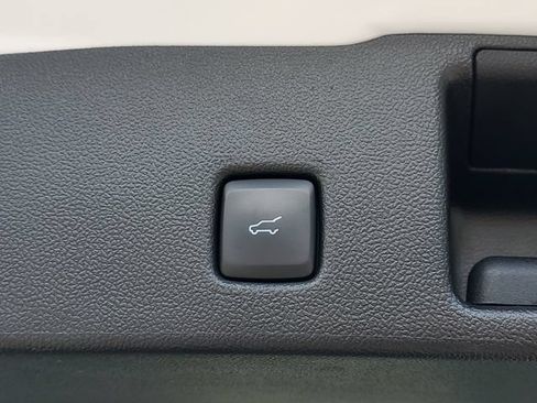Certified 2023 Ford Escape Active AWD/4WD image 9