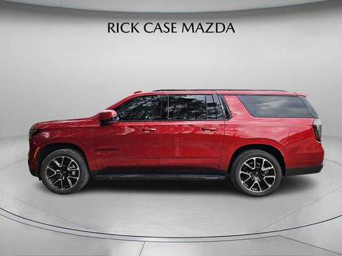 Used 2025 Chevrolet Suburban RST w/ Comfort Package image 3