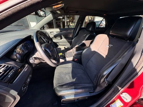 Used 2018 Chrysler 300 S w/ S Model Appearance Package RWD image 12