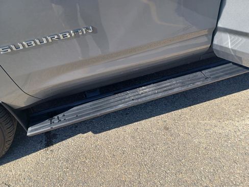 Used 2023 Chevrolet Suburban High Country w/ Premium Package 2 image 21