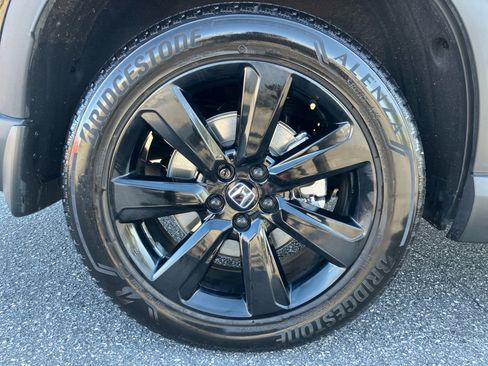 Certified 2025 Honda Pilot Touring image 27