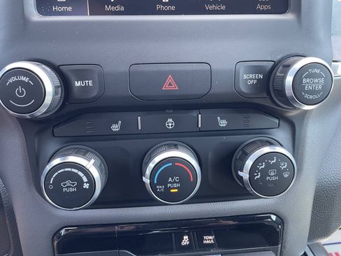 Used 2023 RAM 1500 Big Horn AWD/4WD image 25