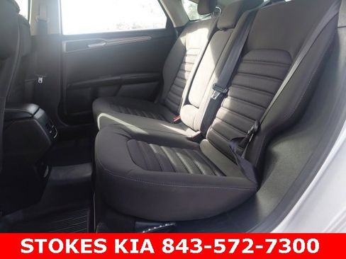 Used 2019 Ford Fusion SE image 25
