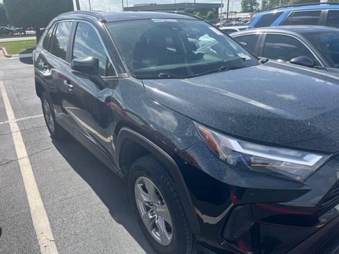 Used 2024 Toyota RAV4 XLE FWD image 3