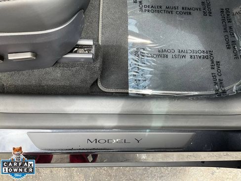Used 2024 Tesla Model Y 2WD image 66