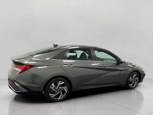 Certified 2025 Hyundai Elantra SEL FWD image 2