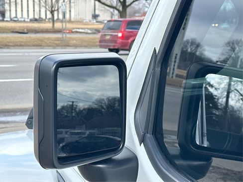 Used 2023 Jeep Gladiator Overland image 22