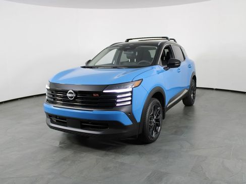 New 2026 Nissan Kicks SR w/ Cold Weather Package FWD image 2