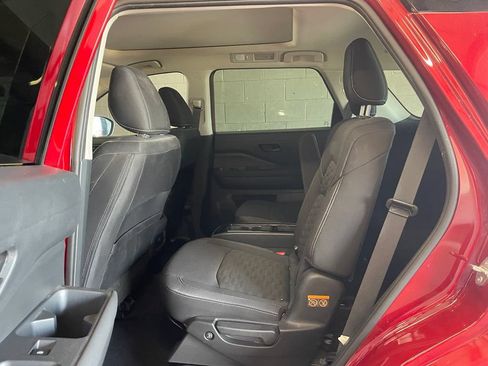 Certified 2025 Nissan Pathfinder SV w/ SV Premium Package FWD image 17