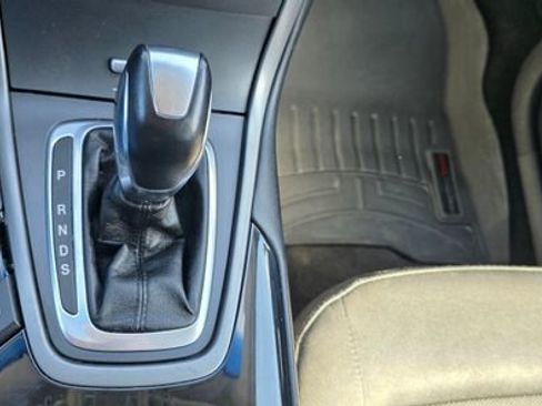 Used 2018 Ford Edge SE image 22