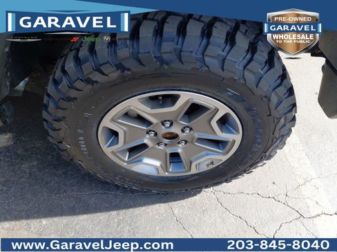 Used 2017 Jeep Wrangler Unlimited Rubicon w/ Cold Weather Group image 25