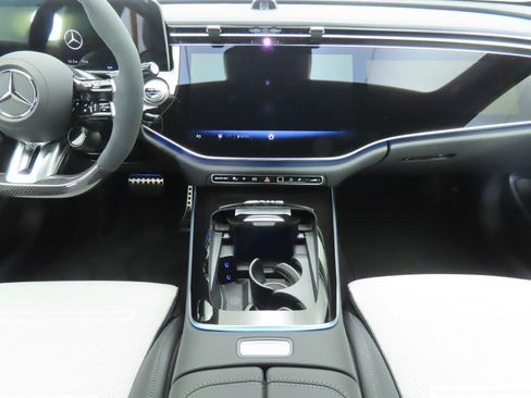 New 2026 Mercedes-Benz E 53 AMG e 4MATIC Sedan image 13