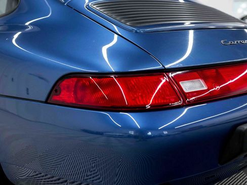 Used 1997 Porsche 911 Carrera RWD image 26