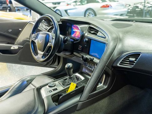 Used 2015 Chevrolet Corvette Stingray Coupe image 11
