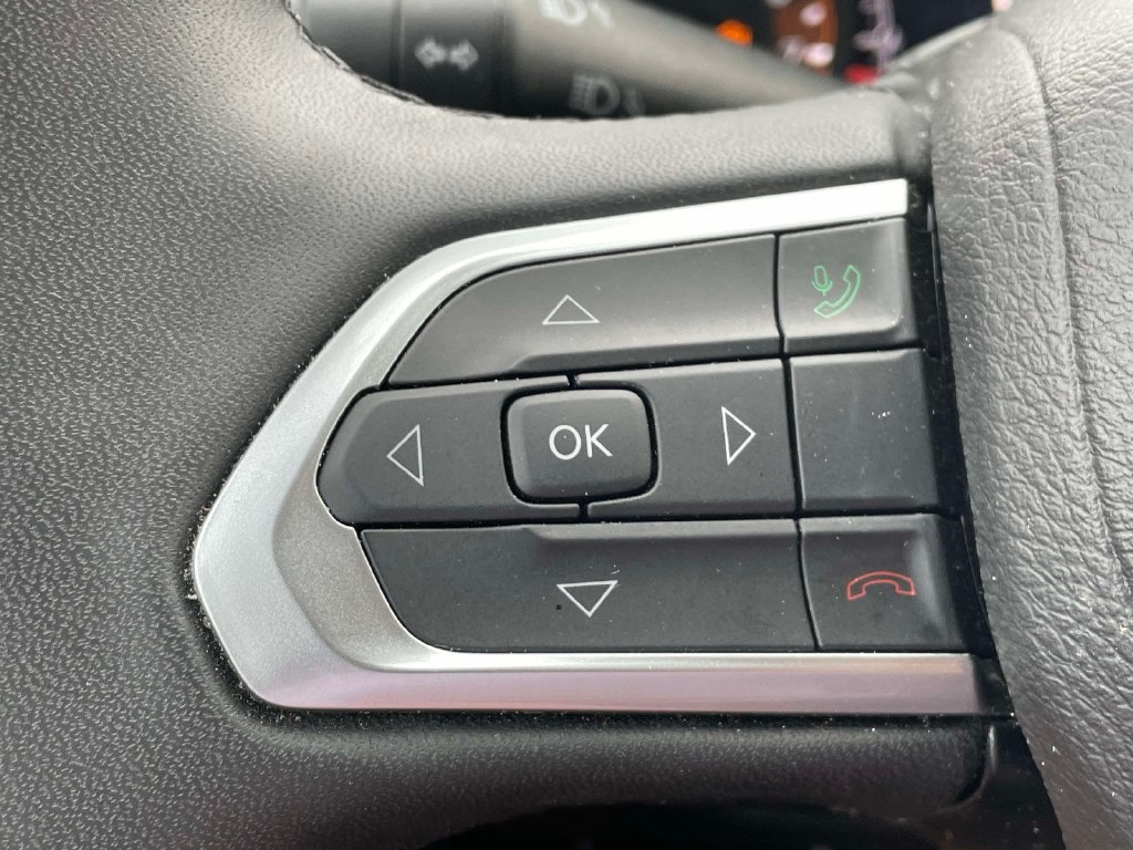 Used 2025 Jeep Compass Limited AWD/4WD image 28