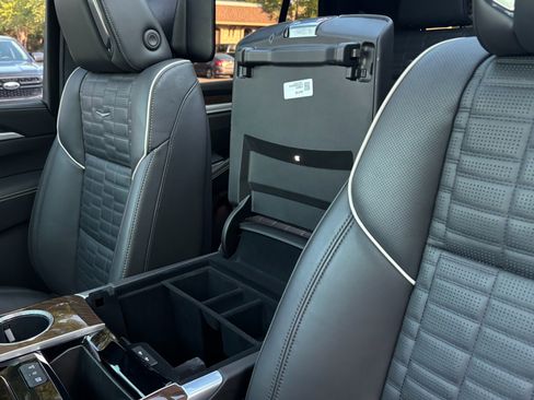 Used 2026 Cadillac Escalade Platinum Sport w/ LPO, ONYX Package AWD/4WD image 15