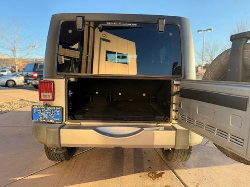 Used 2018 Jeep Wrangler Unlimited Sahara AWD/4WD image 7