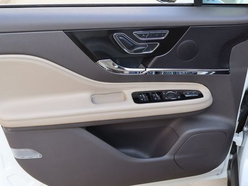 Used 2024 Lincoln Corsair FWD image 19