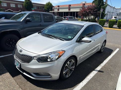 Used 2016 Kia Forte EX w/ EX Premium Package FWD image 1