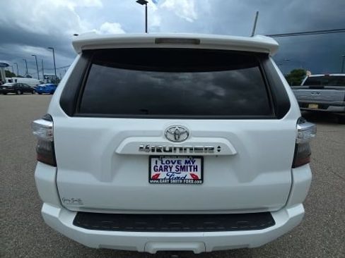 Used 2023 Toyota 4Runner SR5 Premium w/ Moonroof Package RWD image 7