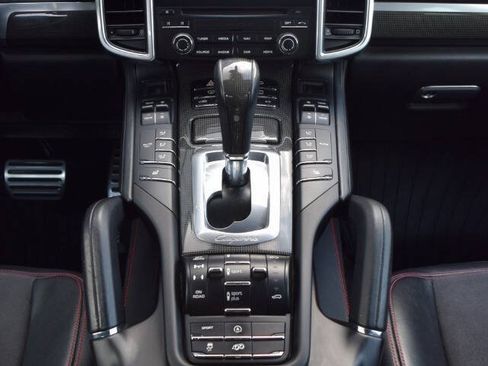 Used 2017 Porsche Cayenne GTS AWD/4WD image 31