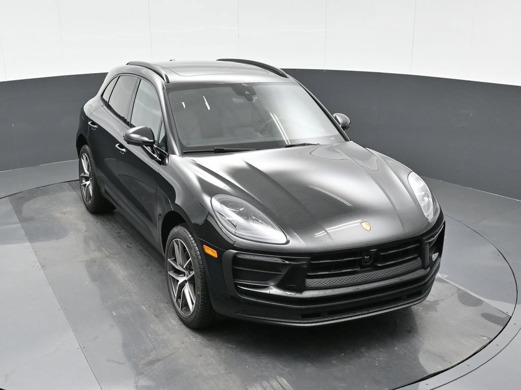 Certified 2026 Porsche Macan AWD/4WD image 32