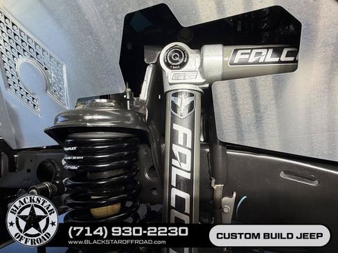 Used 2025 Jeep Wrangler Unlimited Rubicon AWD/4WD image 33
