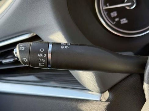 Used 2022 Buick Enclave Essence w/ Experience Buick Package image 23