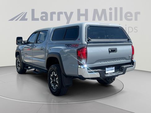 Certified 2019 Toyota Tacoma TRD Off-Road AWD/4WD image 3