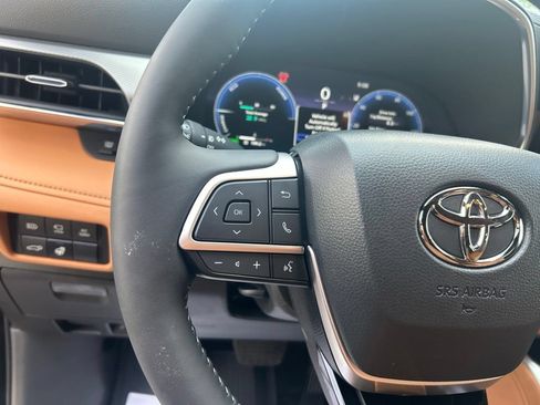 Used 2026 Toyota Highlander Platinum AWD/4WD image 26