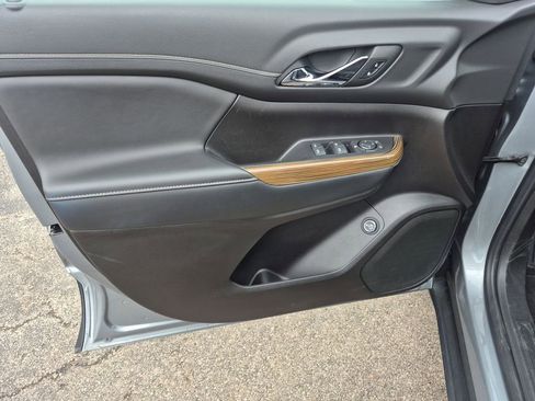 Certified 2023 GMC Acadia SLE w/ Driver Convenience Package image 26