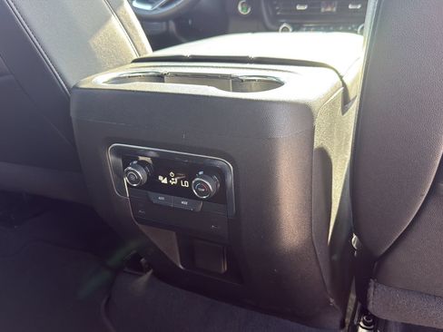 Used 2025 Chevrolet Tahoe LT RWD image 27