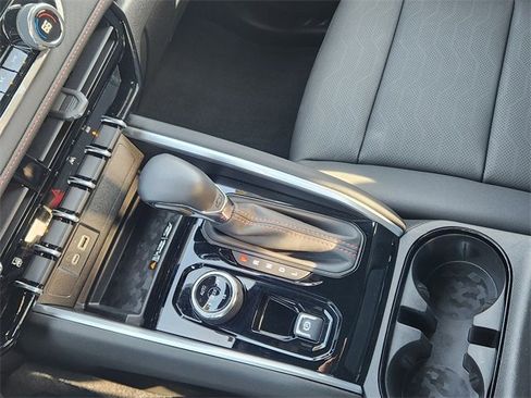 Used 2025 Chevrolet Colorado Z71 w/ Z71 Convenience Package 2 image 33