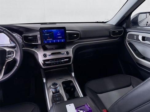 Used 2023 Ford Explorer XLT w/ Equipment Group 202A image 25