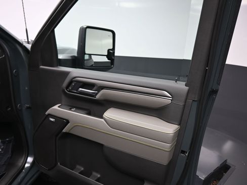 Certified 2026 Chevrolet Silverado 2500 ZR2 image 19