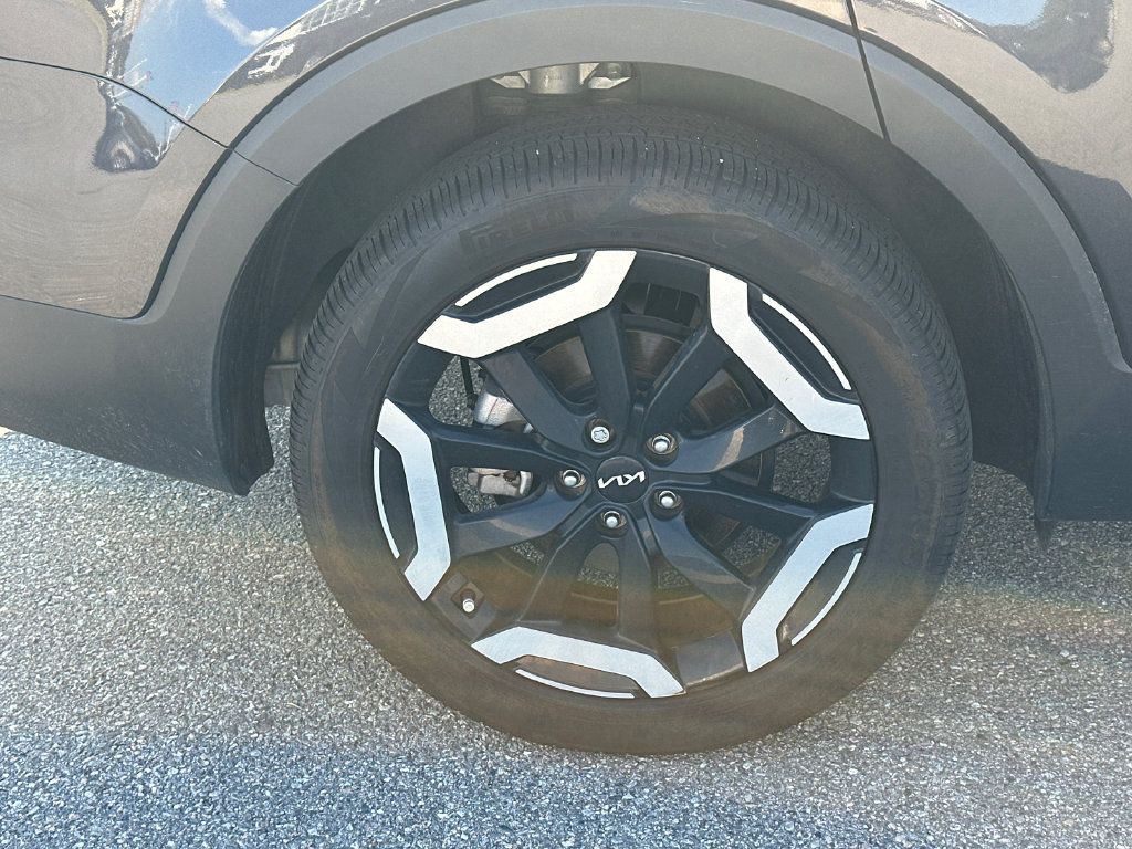 Certified 2025 Kia Telluride EX w/ EX Captain's Chair Package AWD/4WD image 17