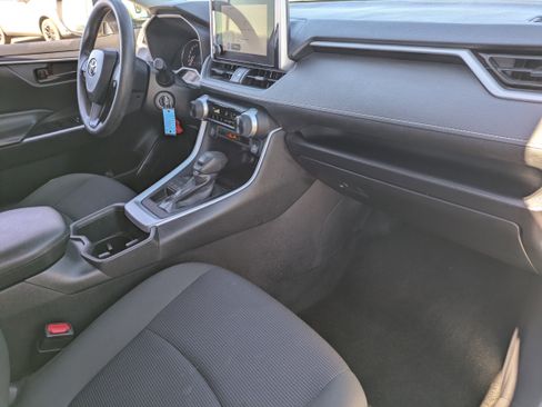 Used 2024 Toyota RAV4 LE image 13
