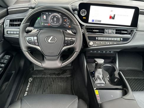 Used 2025 Lexus ES 300h w/ Accessory Package (Z2) FWD image 15