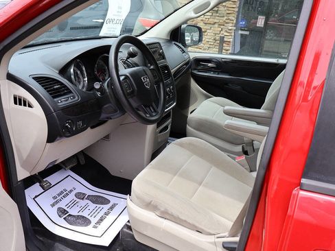 Used 2013 Dodge Grand Caravan SE FWD image 17