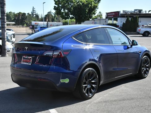 Used 2023 Tesla Model Y Long Range AWD/4WD image 8