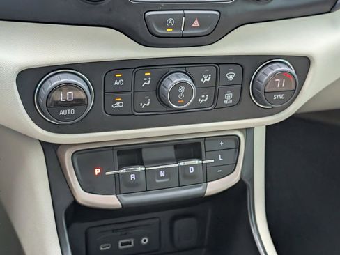 Used 2024 GMC Terrain Denali w/ Denali Premium Package image 26