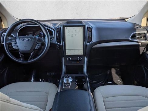 Used 2021 Ford Edge SE image 19