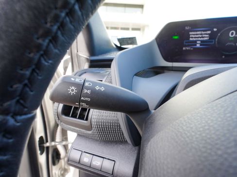 Used 2025 Toyota bZ4X AWD image 25