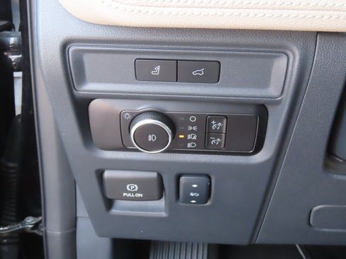 Certified 2024 Ford Expedition Limited RWD image 28