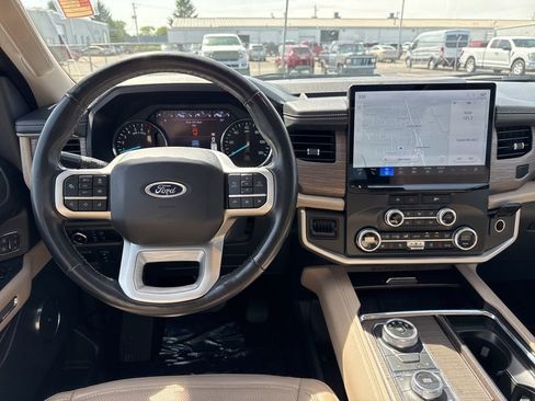 Used 2024 Ford Expedition Limited AWD/4WD image 10