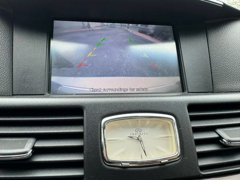 Used 2011 INFINITI M37 w/ Premium Pkg image 23