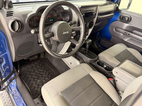Used 2009 Jeep Wrangler X AWD/4WD image 4