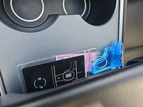 Used 2025 Tesla Model Y Long Range image 23