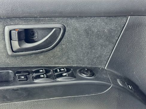 Used 2008 Kia Sorento 2WD w/ Sport Pkg image 19